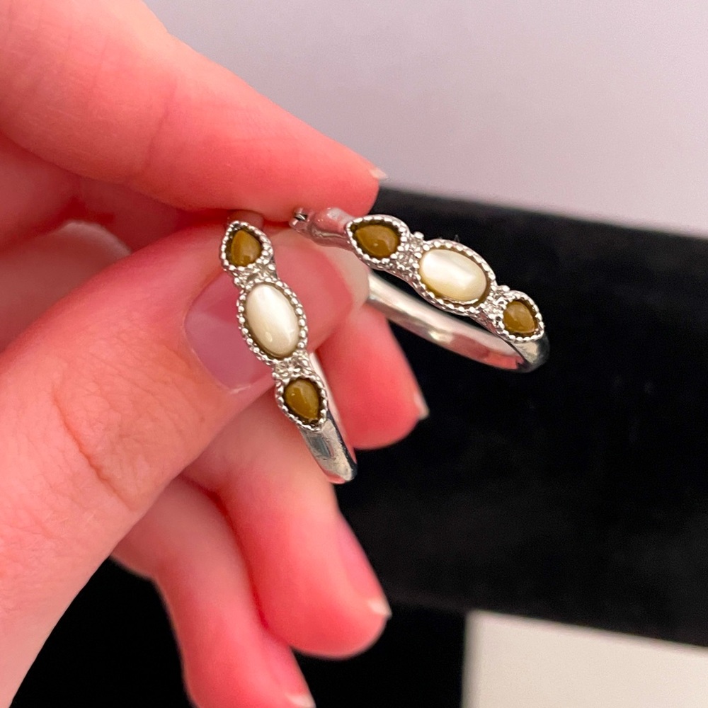 Vintage CHAPS Silver Tone Fall Boho Fall Autumn Hoop Cottage Core Fairy Earrings